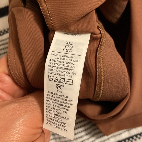 Old Navy Sports Tank - Picture 3 of 3